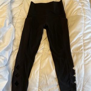 Athleta Salutation Stash Pocket II Cutout 7/8